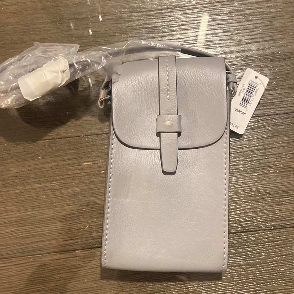 NWT. Gap cross body phone purse